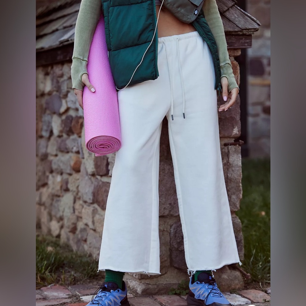 ✨NWT✨FREE PEOPLE MOVEMENT FREE SPIRIT CROPPED SWEAT PANTS